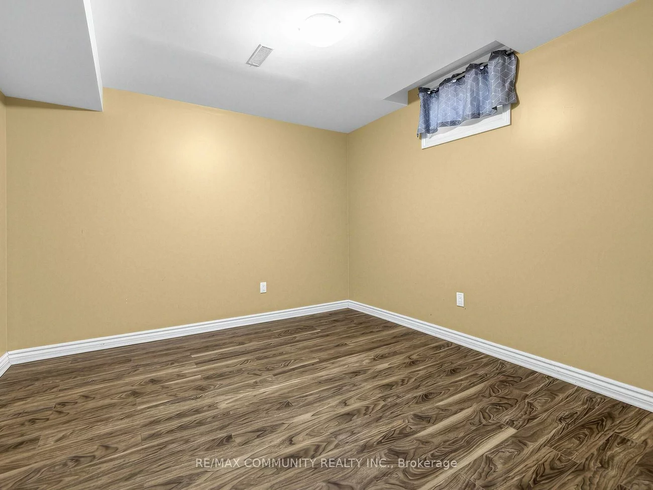 117, Tara, Cedarwood, Markham