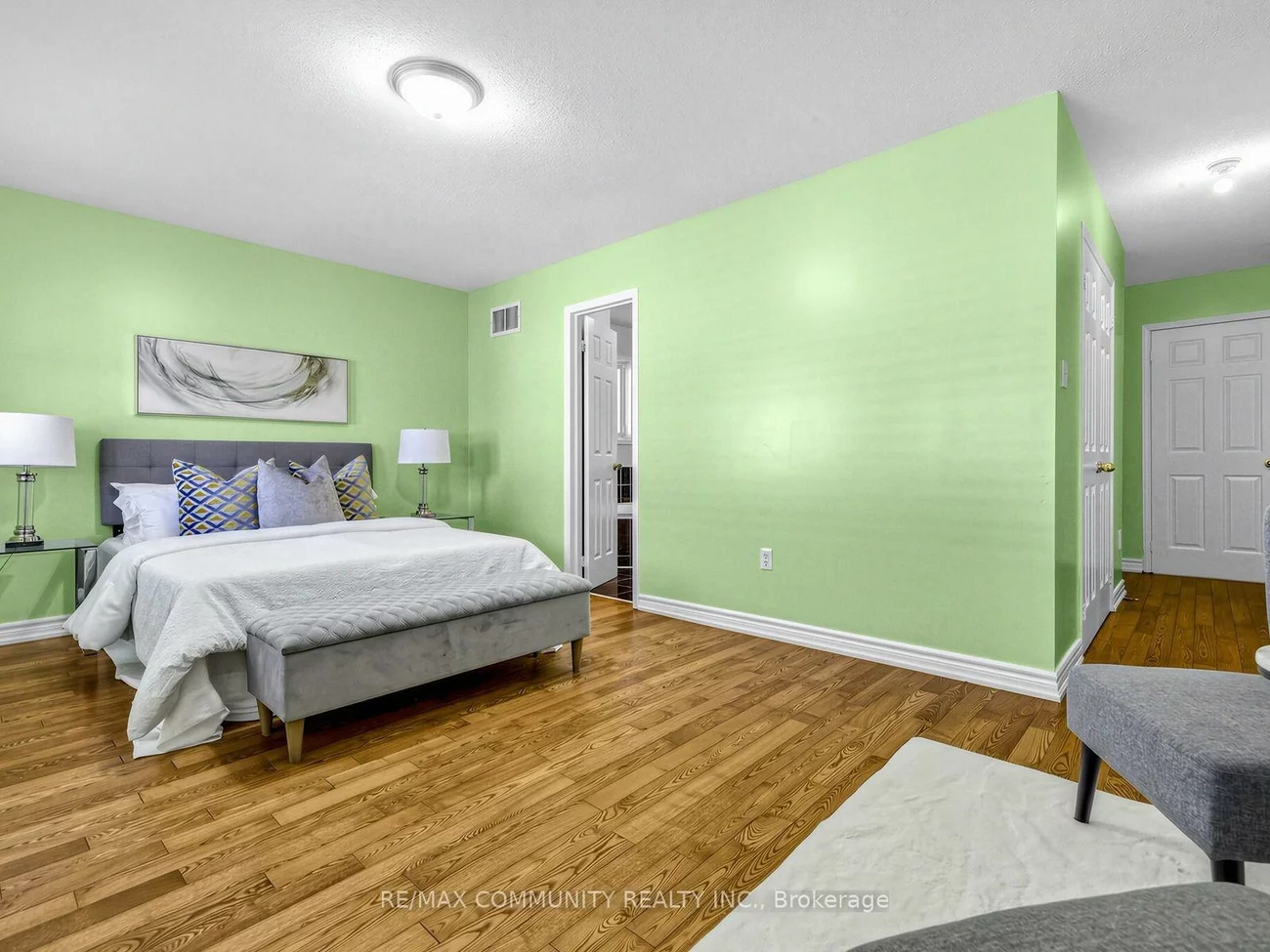 117, Tara, Cedarwood, Markham