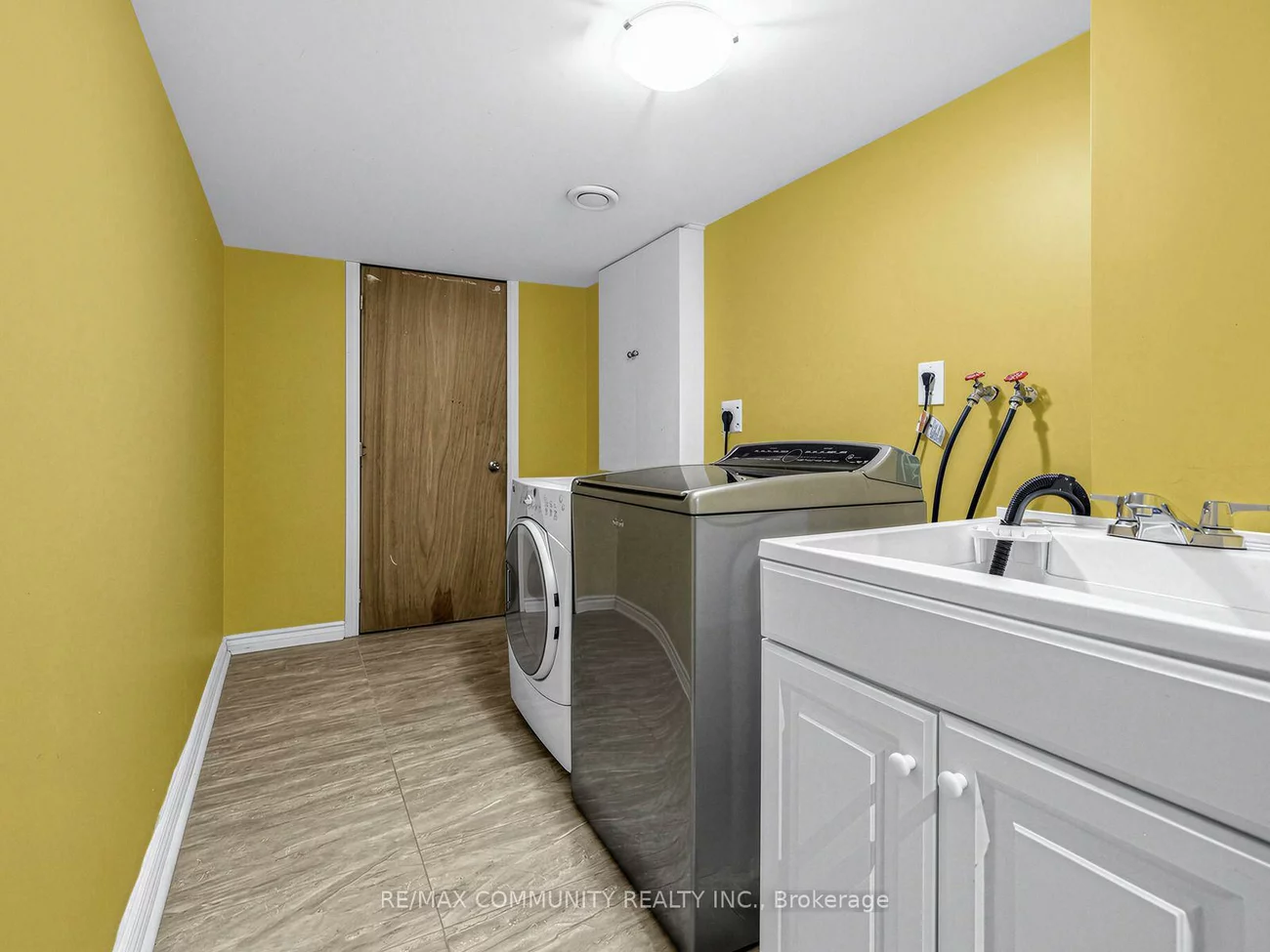 117, Tara, Cedarwood, Markham
