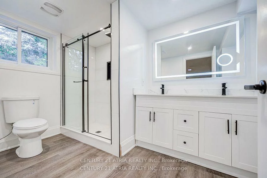 33, Sir Brandiles, Markham Village, Markham