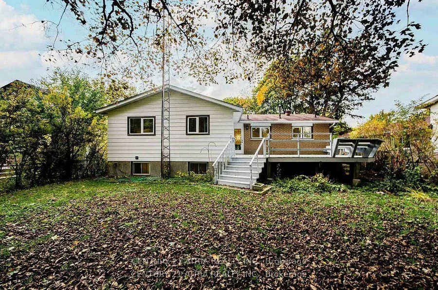 33, Sir Brandiles, Markham Village, Markham