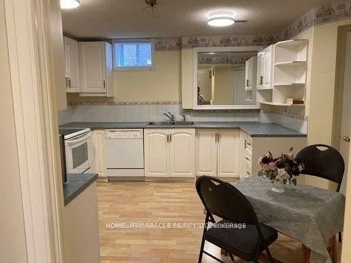 5917, Greensboro, Central Erin Mills, Mississauga