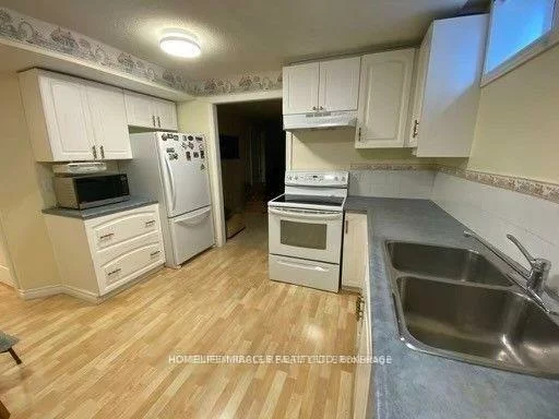 5917, Greensboro, Central Erin Mills, Mississauga
