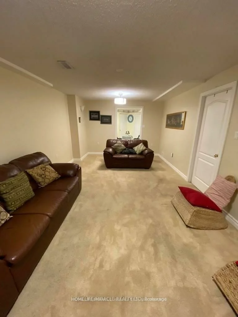 5917, Greensboro, Central Erin Mills, Mississauga