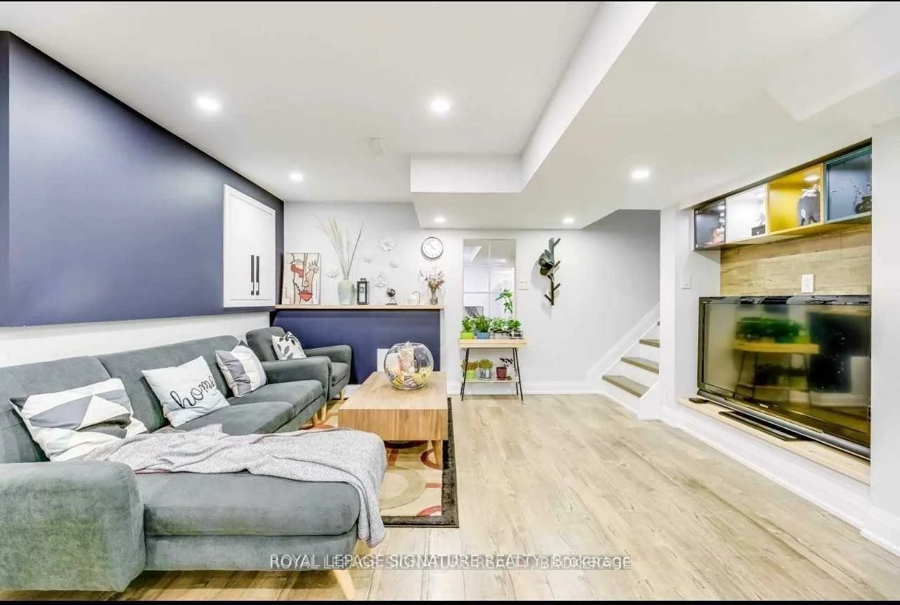 5214, Palomar, Hurontario, Mississauga
