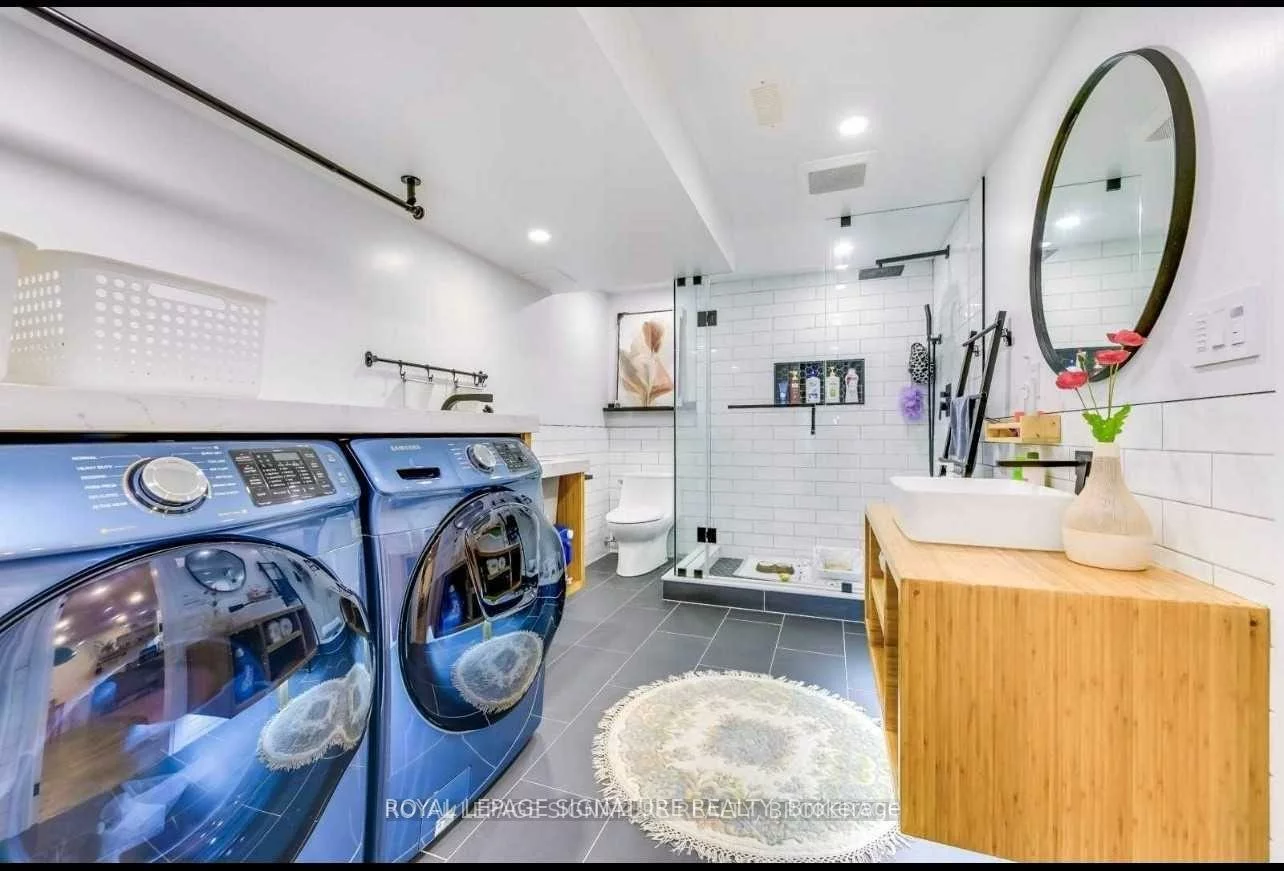5214, Palomar, Hurontario, Mississauga