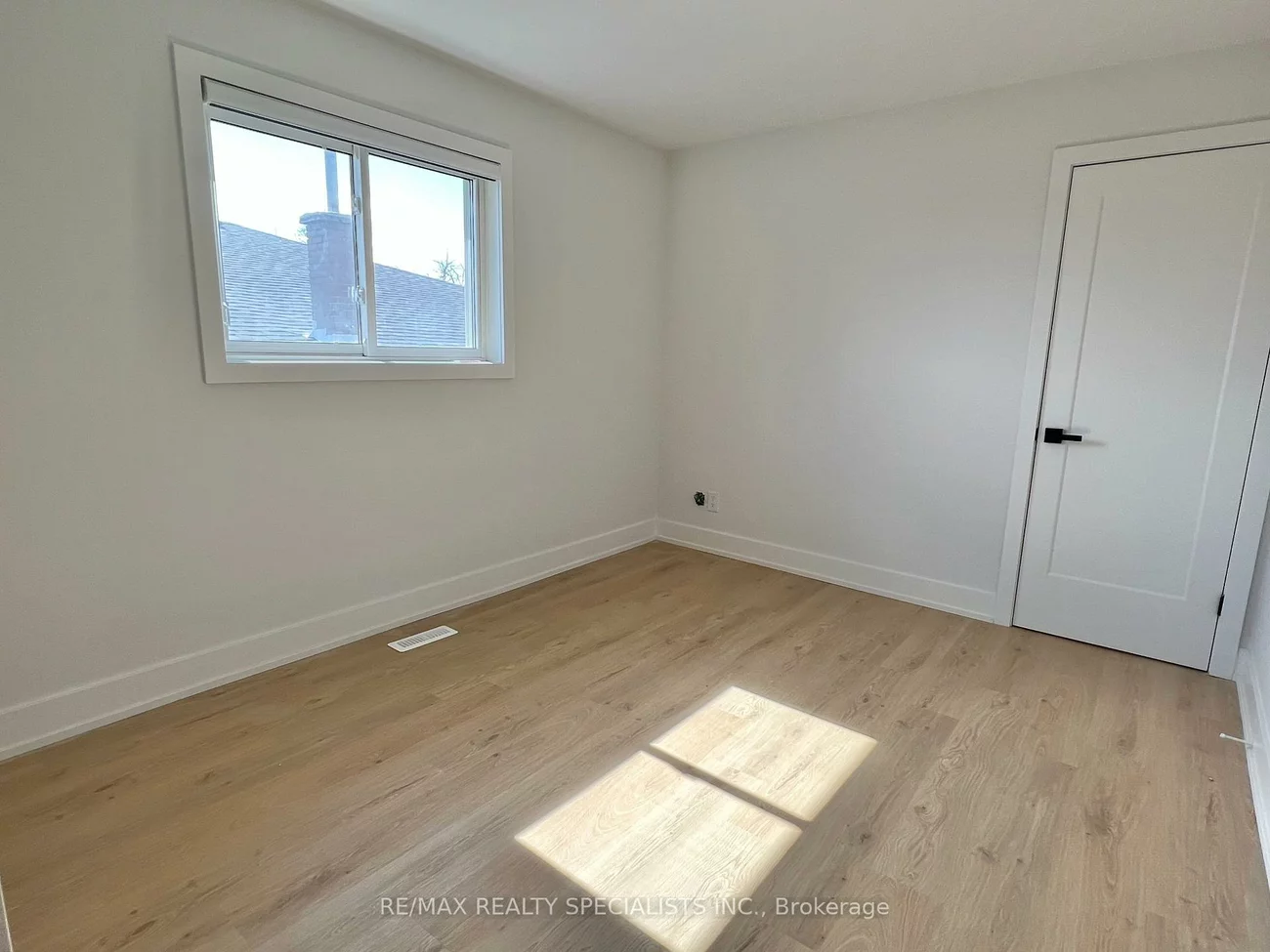 441, Lana, Mississauga Valleys, Mississauga