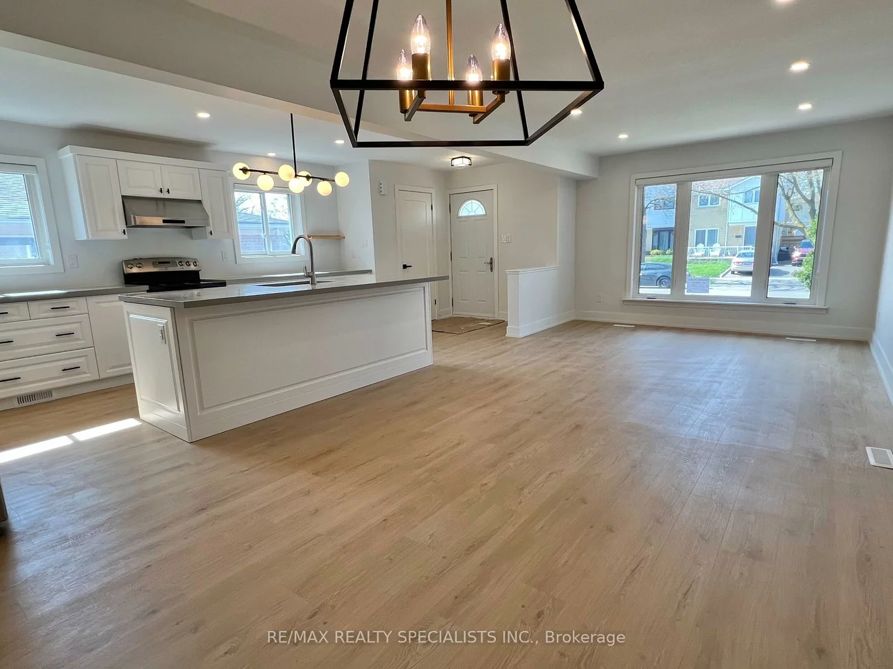 441, Lana, Mississauga Valleys, Mississauga