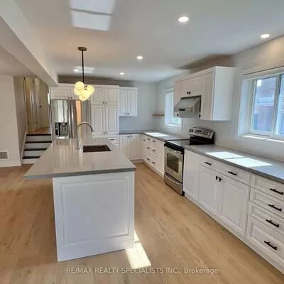441, Lana, Mississauga Valleys, Mississauga