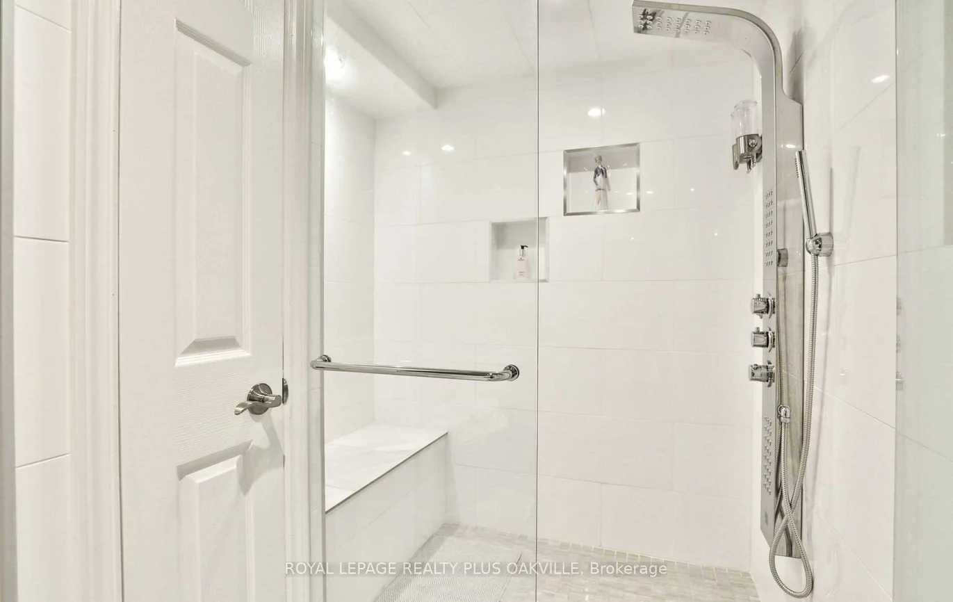 2100, Waycross, Sheridan, Mississauga