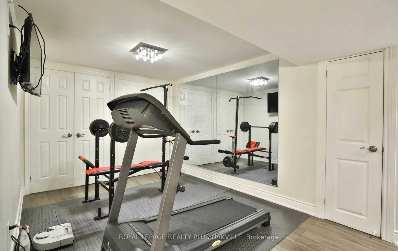 2100, Waycross, Sheridan, Mississauga