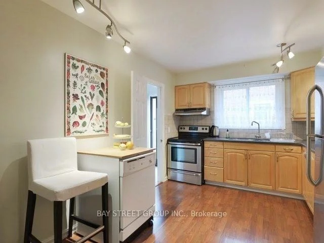 3336, Ivernia, Applewood, Mississauga