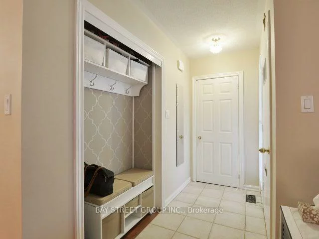 3336, Ivernia, Applewood, Mississauga