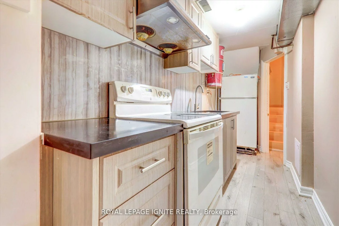 5616, Whistler, Hurontario, Mississauga