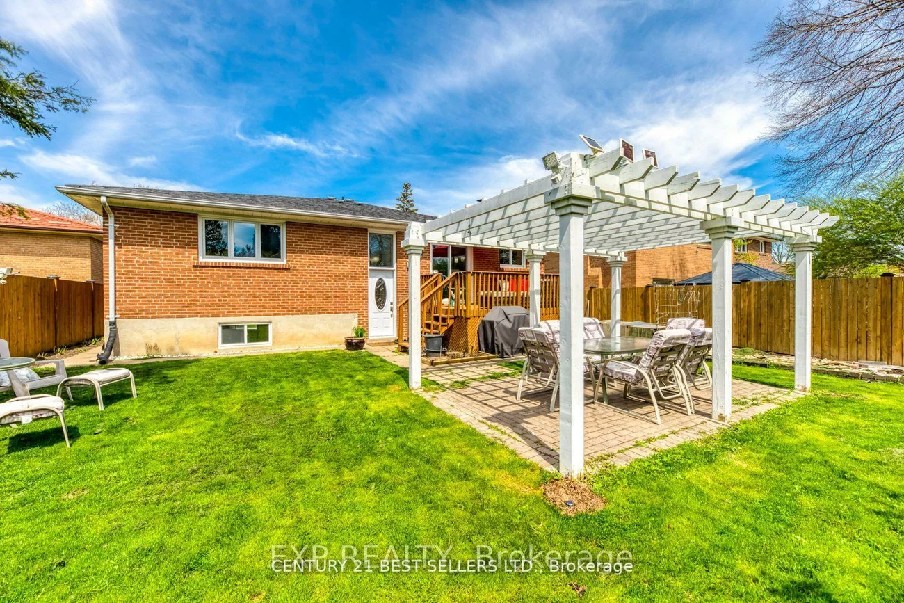 12, Bowshelm, Streetsville, Mississauga