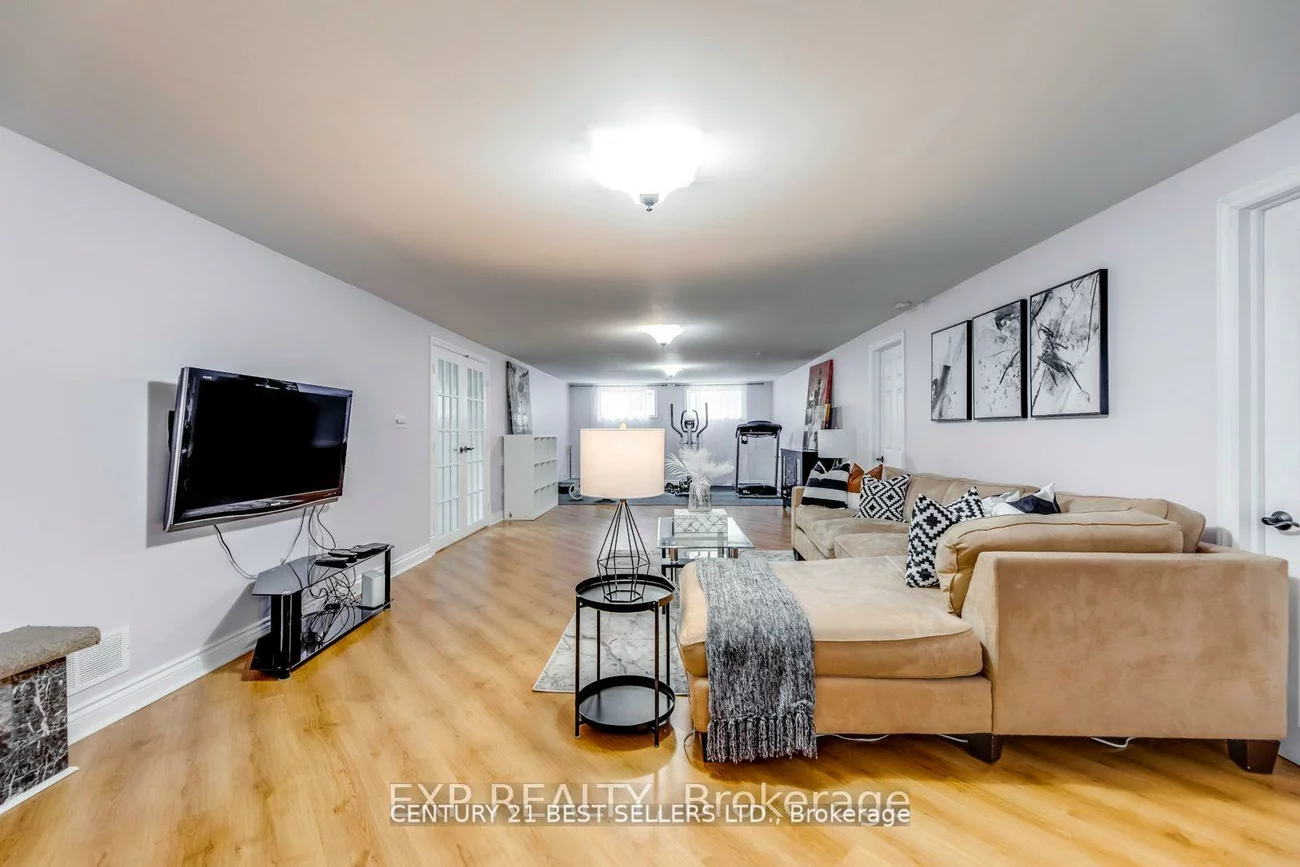12, Bowshelm, Streetsville, Mississauga