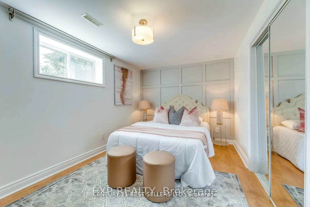 12, Bowshelm, Streetsville, Mississauga