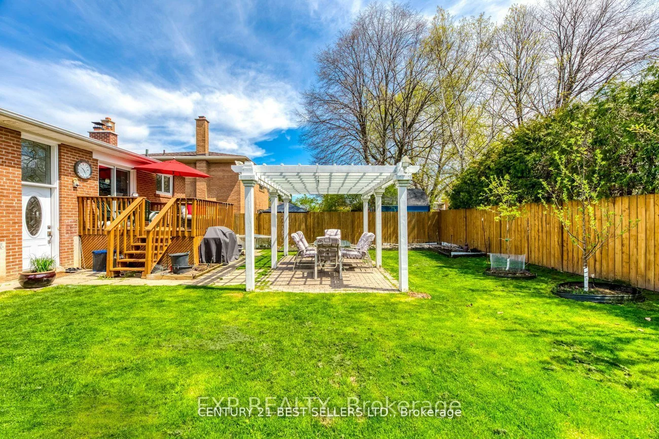 12, Bowshelm, Streetsville, Mississauga