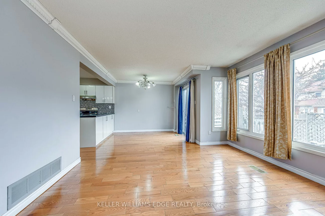 2677, Lindholm, Central Erin Mills, Mississauga