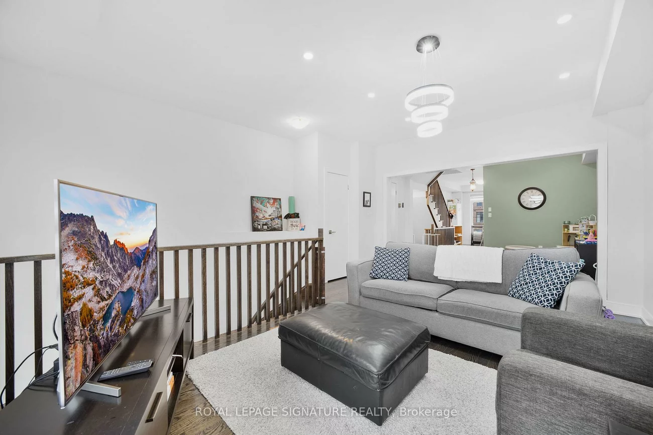 555, Mermaid, Lakeview, Mississauga