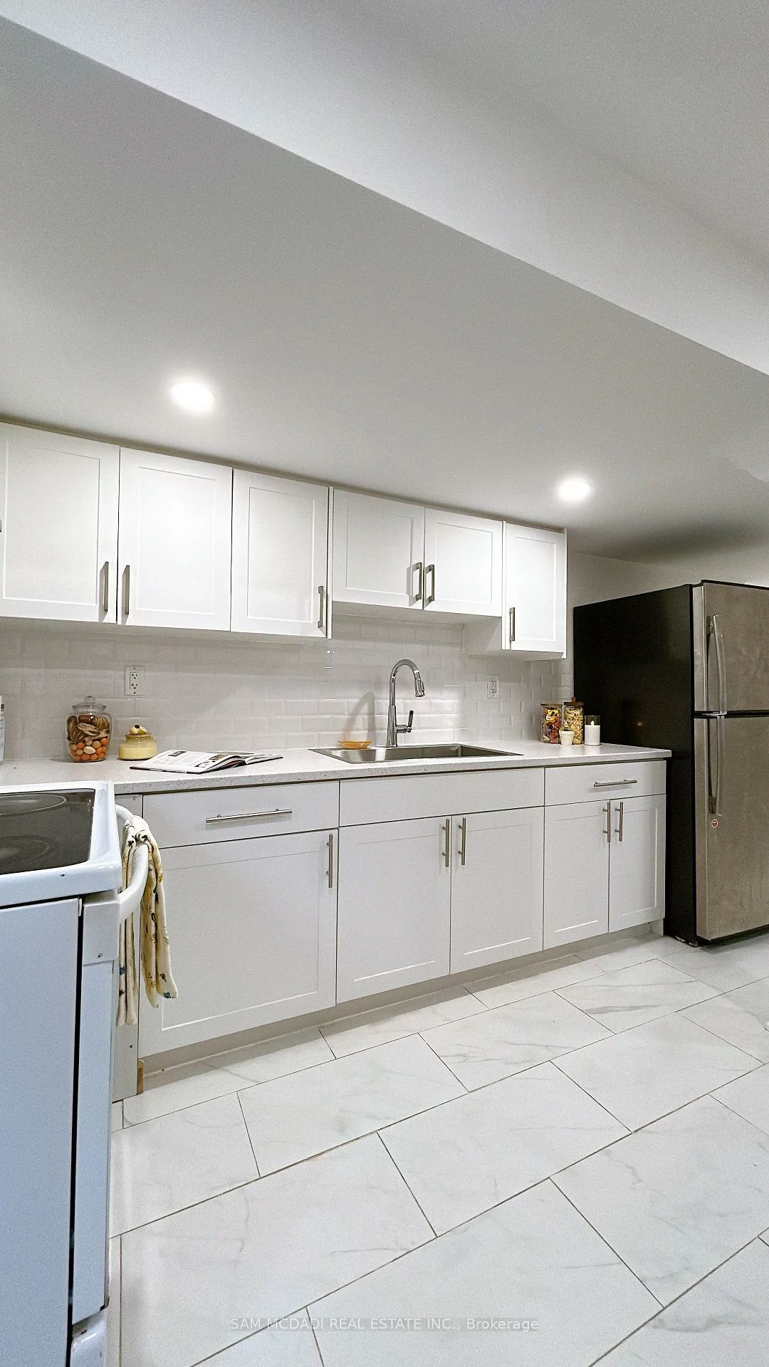 565, Indian Summer, Hurontario, Mississauga