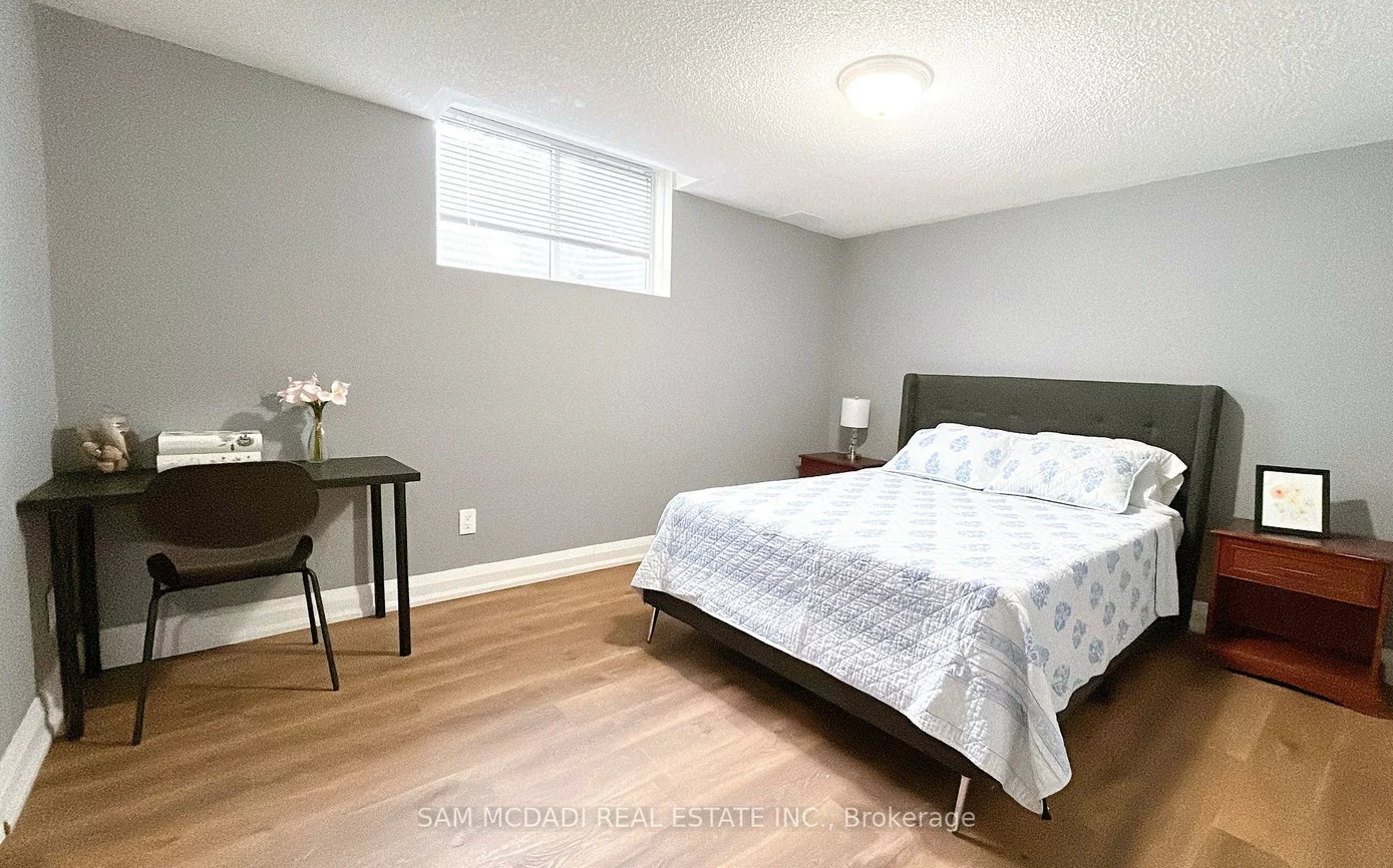 565, Indian Summer, Hurontario, Mississauga