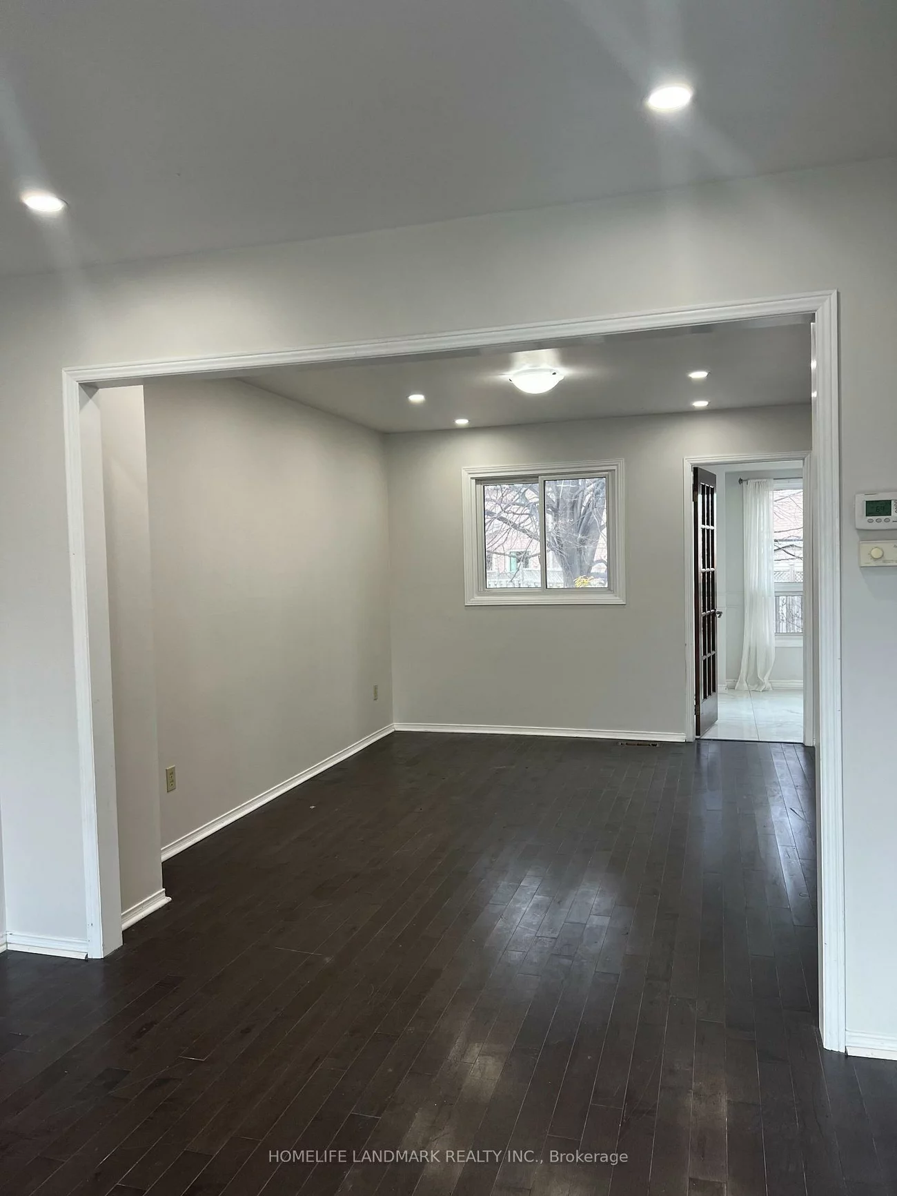 585, Yorkminster, Hurontario, Mississauga
