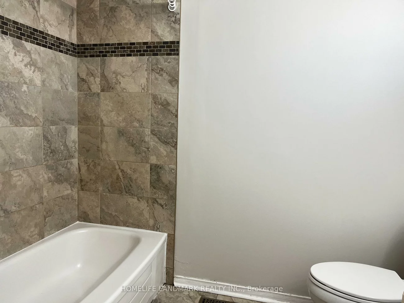 585, Yorkminster, Hurontario, Mississauga