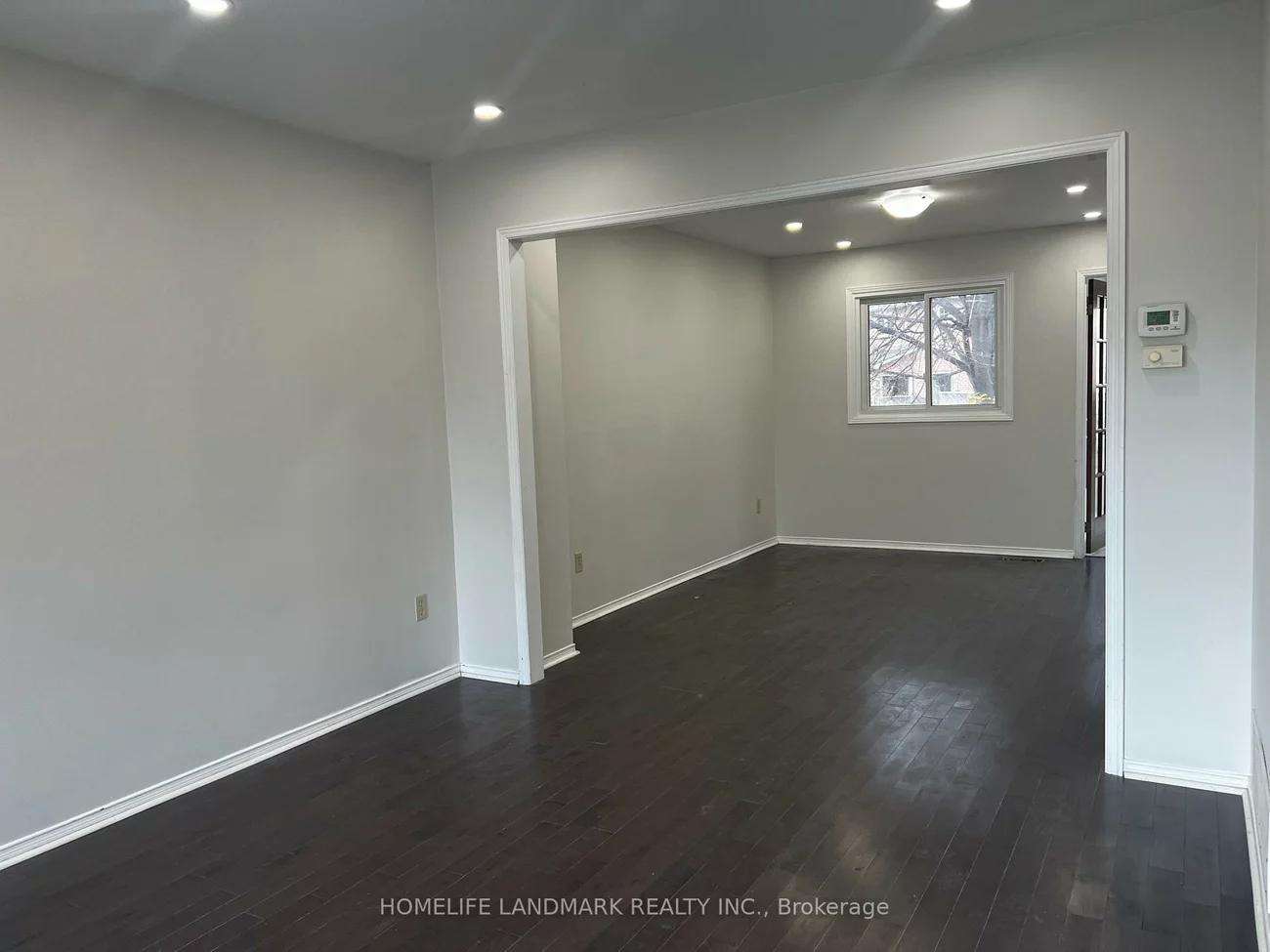 585, Yorkminster, Hurontario, Mississauga