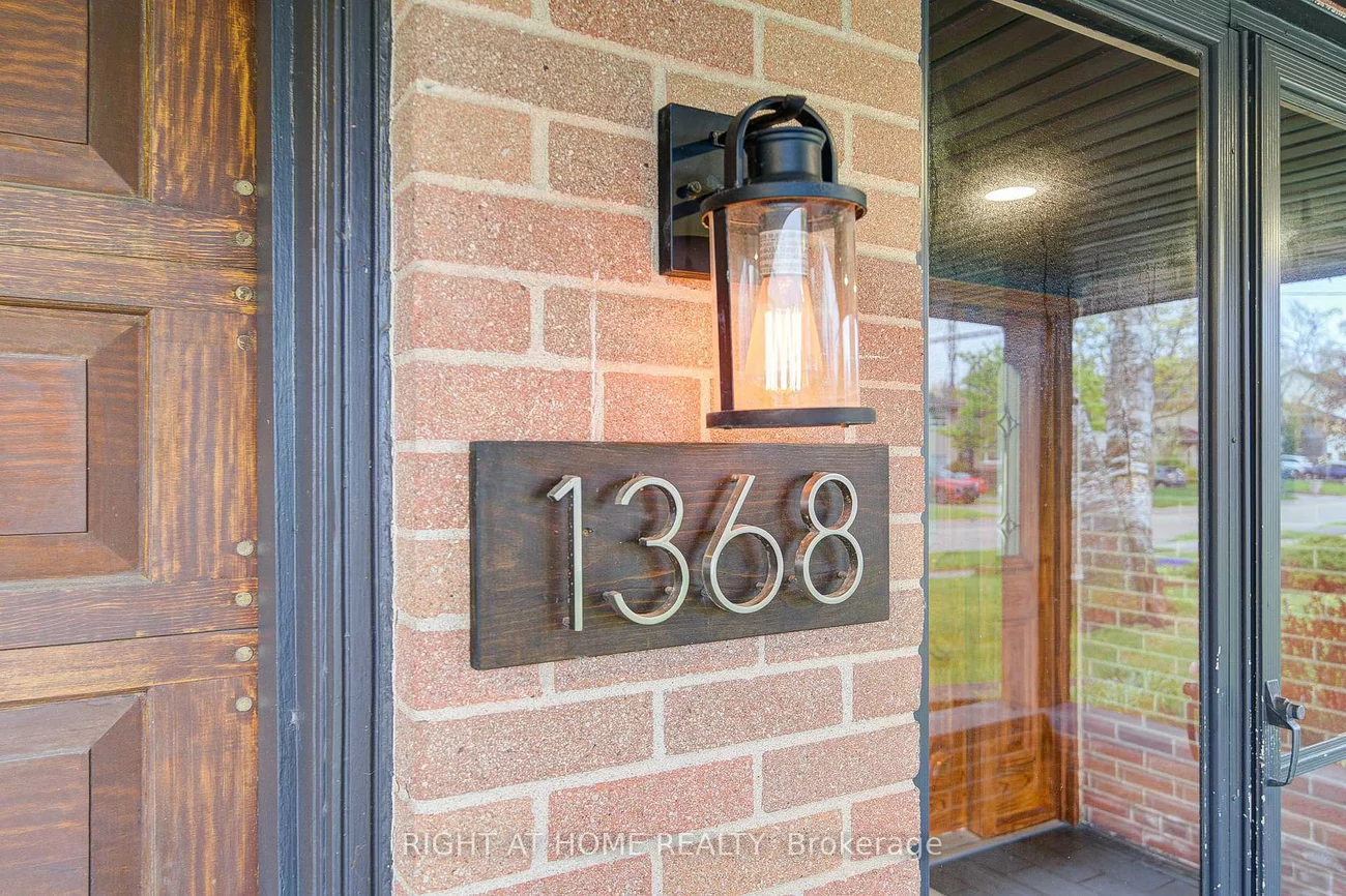 1368, Strathy, Lakeview, Mississauga