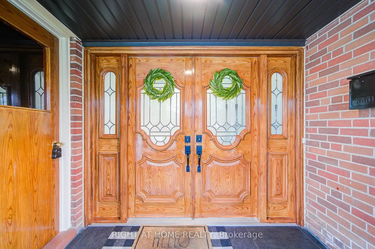 1368, Strathy, Lakeview, Mississauga