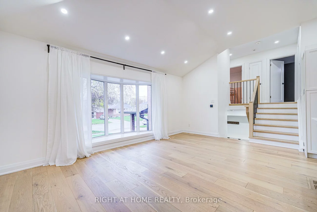 1368, Strathy, Lakeview, Mississauga