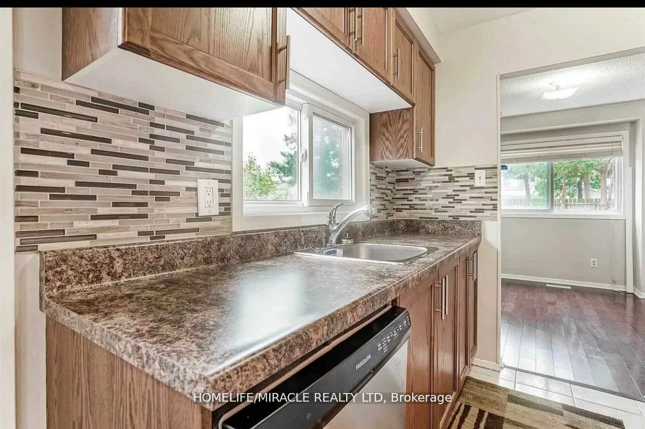 6900, Estoril, Meadowvale, Mississauga