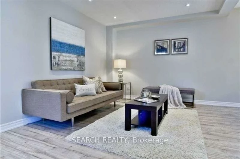 5725, Sidmouth, East Credit, Mississauga