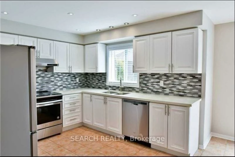 5725, Sidmouth, East Credit, Mississauga