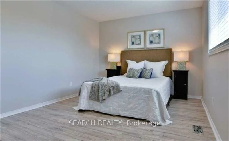 5725, Sidmouth, East Credit, Mississauga