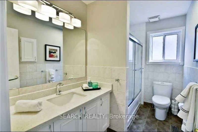 5725, Sidmouth, East Credit, Mississauga