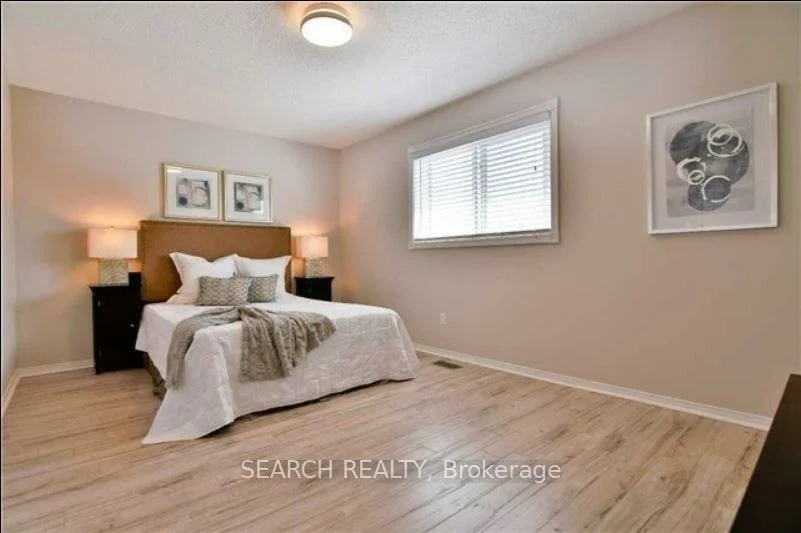 5725, Sidmouth, East Credit, Mississauga