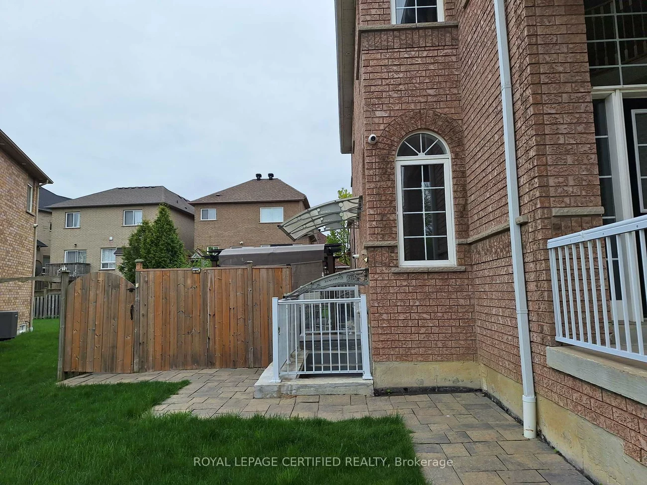 248, Laurentian, Hurontario, Mississauga