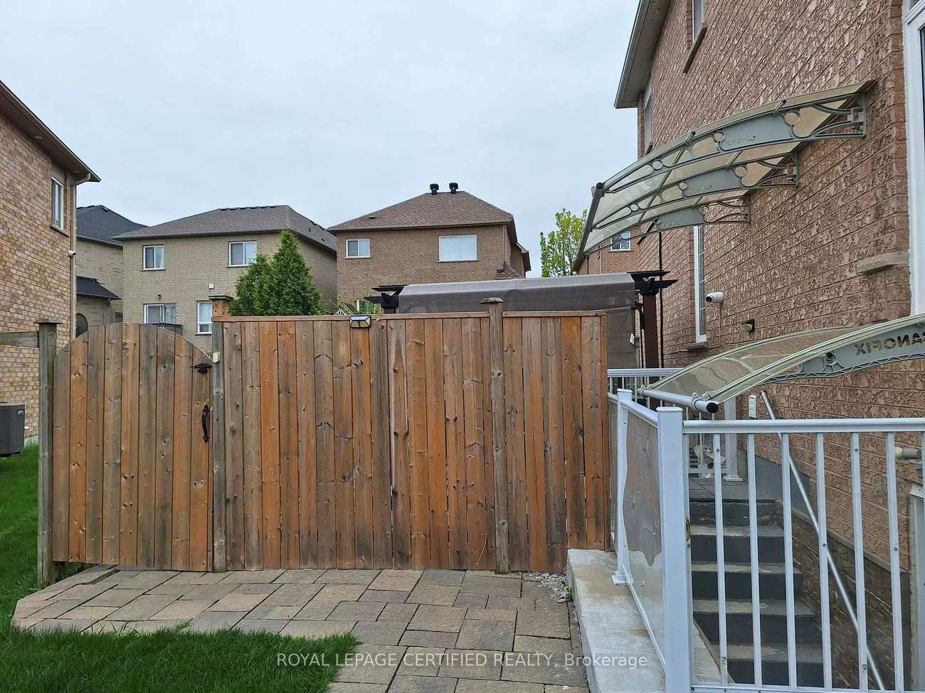 248, Laurentian, Hurontario, Mississauga