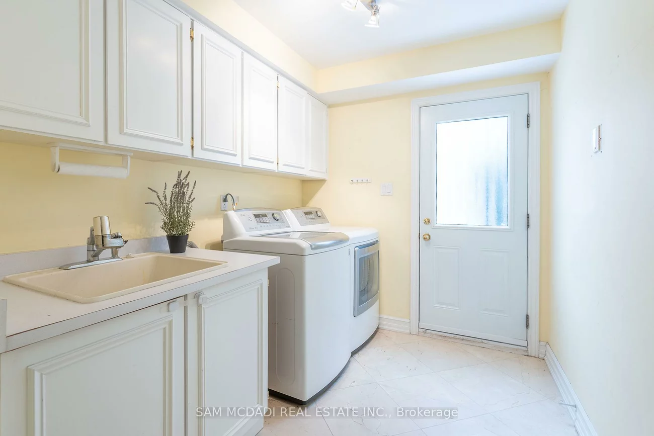 1836, Friar Tuck, Sheridan, Mississauga