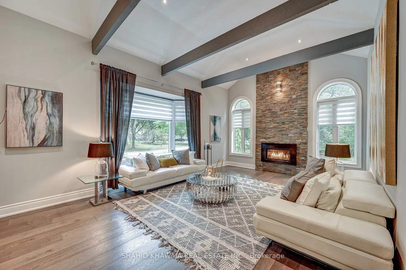 1590, Yew, Sheridan, Mississauga