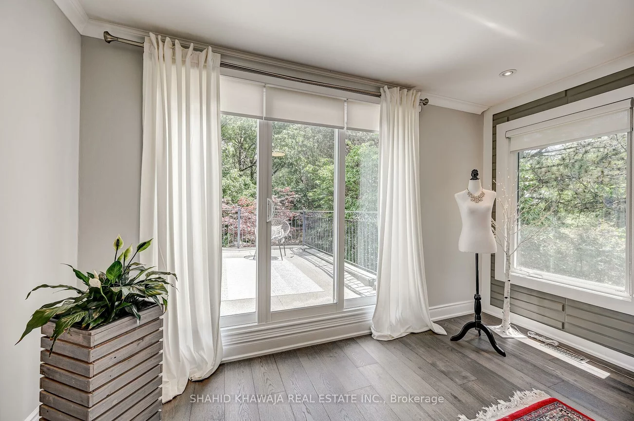 1590, Yew, Sheridan, Mississauga