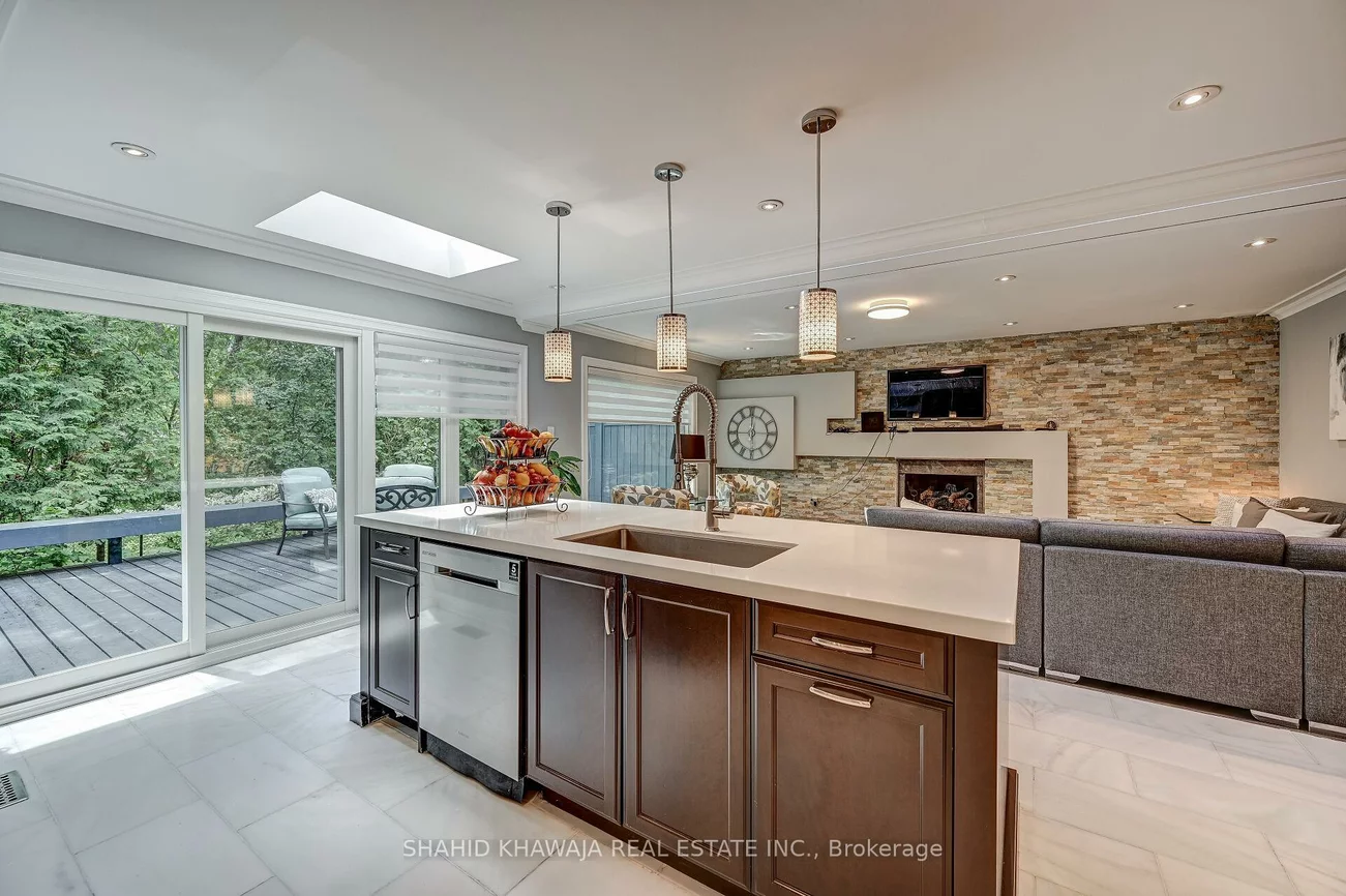 1590, Yew, Sheridan, Mississauga