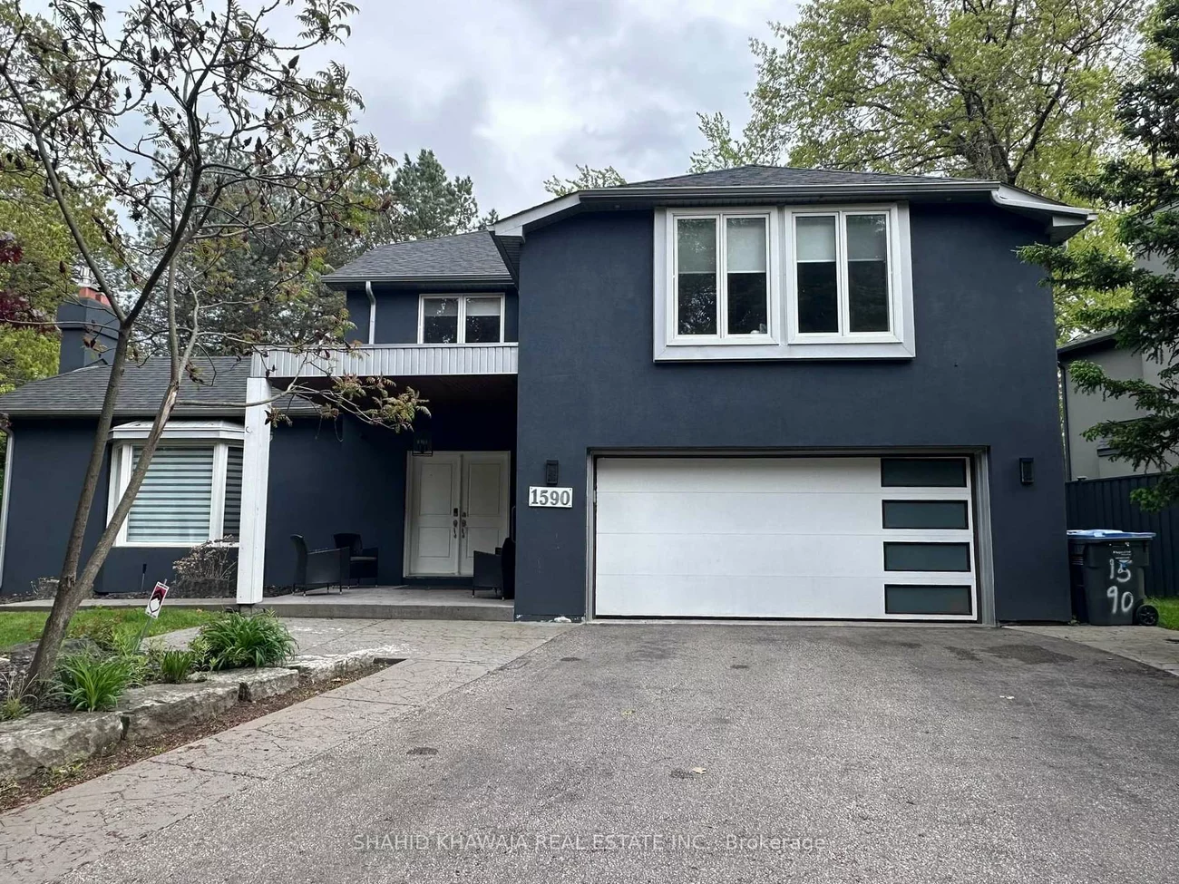 1590, Yew, Sheridan, Mississauga