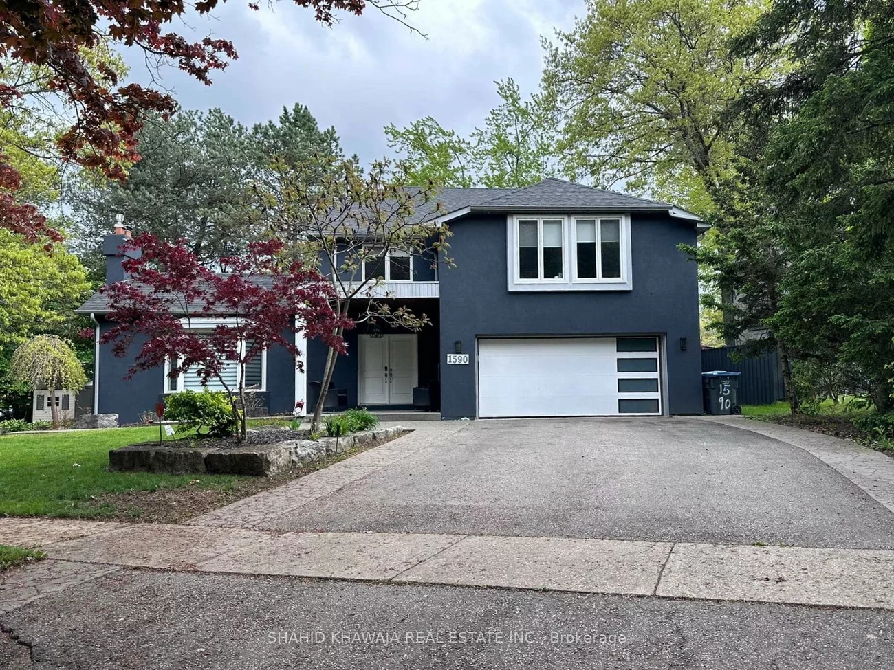 1590, Yew, Sheridan, Mississauga