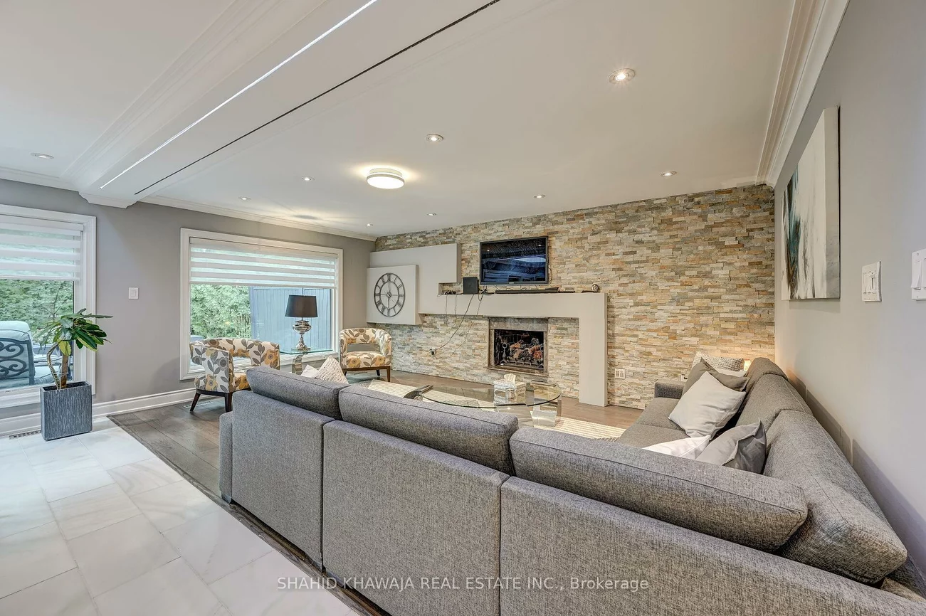 1590, Yew, Sheridan, Mississauga