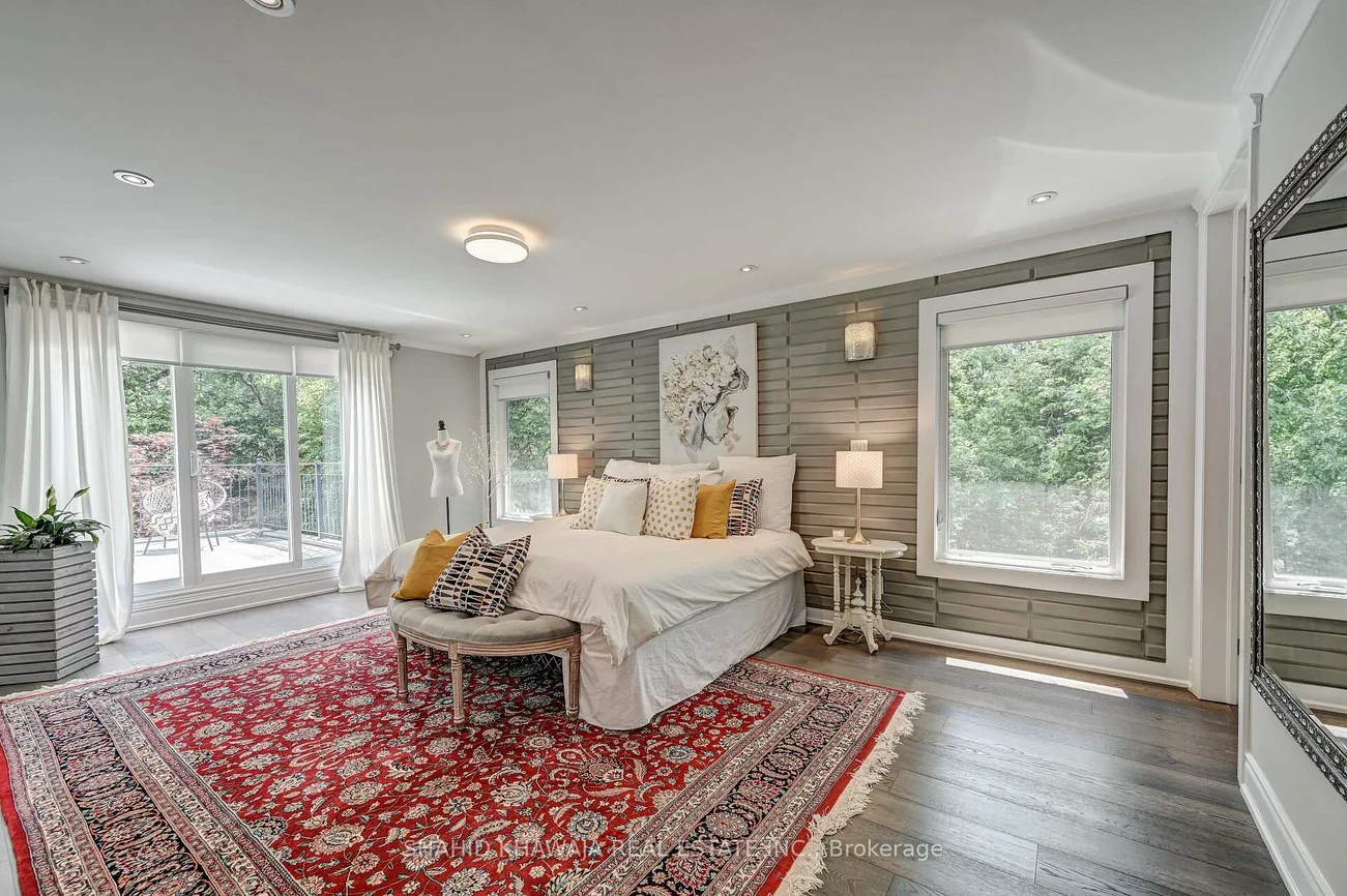 1590, Yew, Sheridan, Mississauga