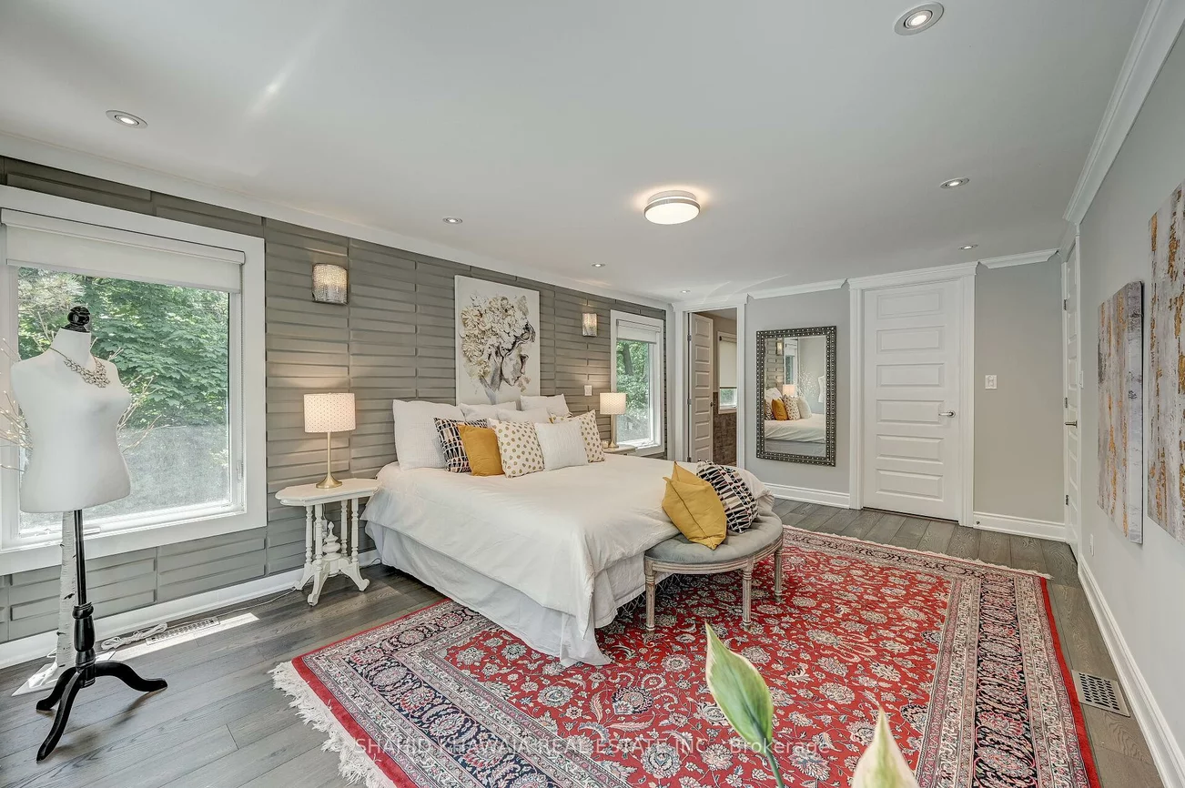 1590, Yew, Sheridan, Mississauga