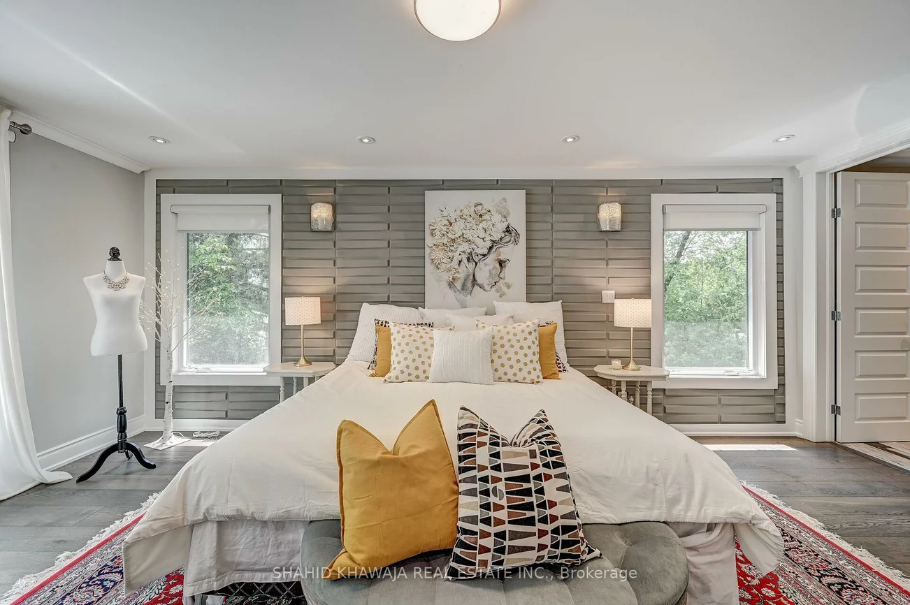 1590, Yew, Sheridan, Mississauga